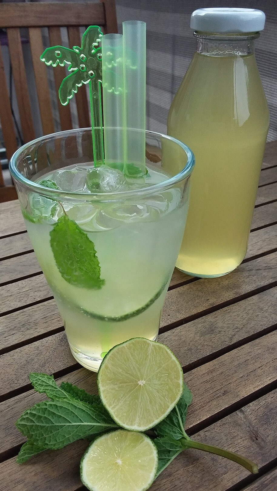 Limettenlimonade mit Minze