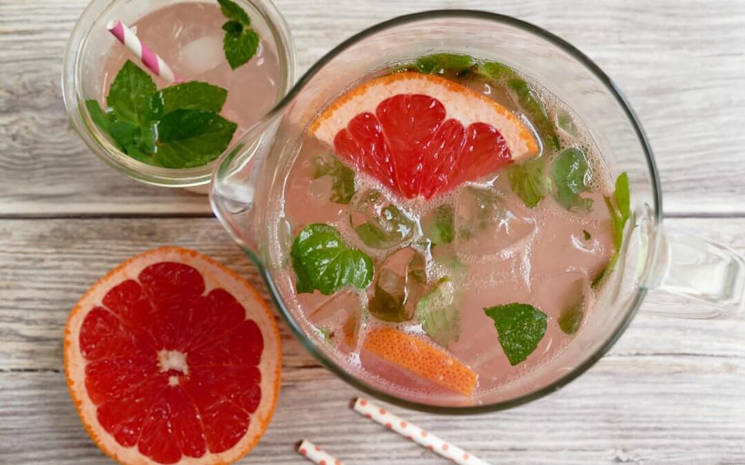 Grapefruit-Lominade mit Minze