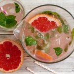 Grapefruit-Lominade mit Minze