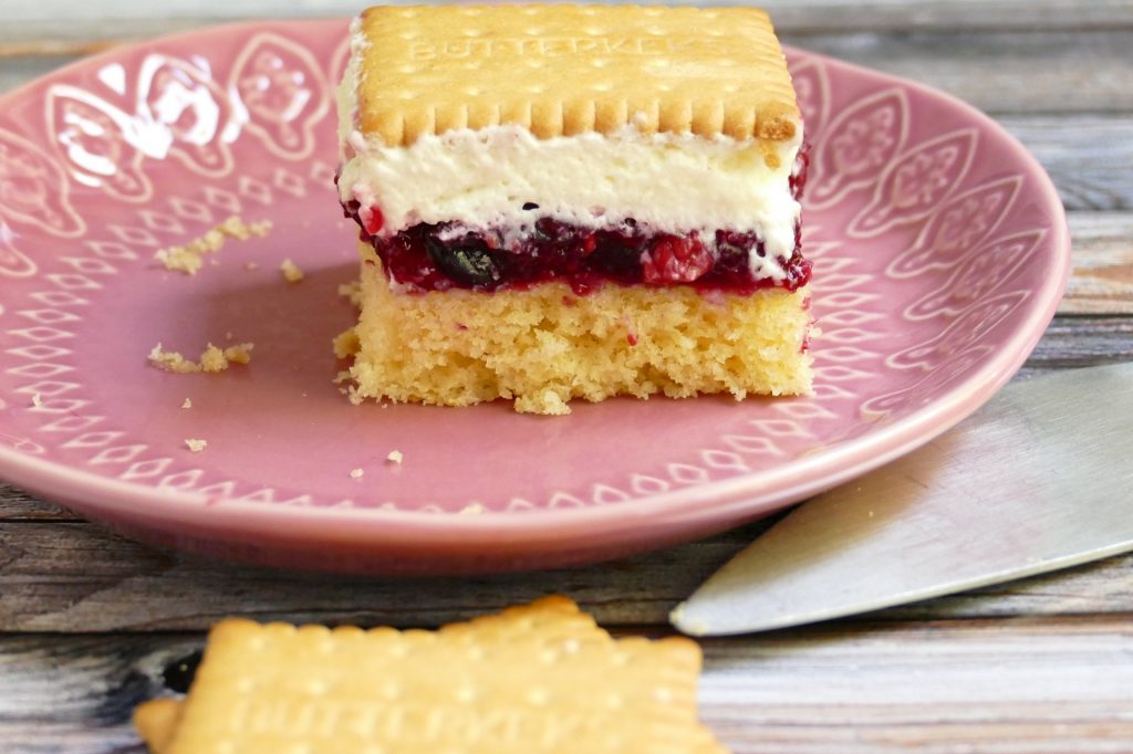 Schneewittchenkuchen mit Butterkeksen