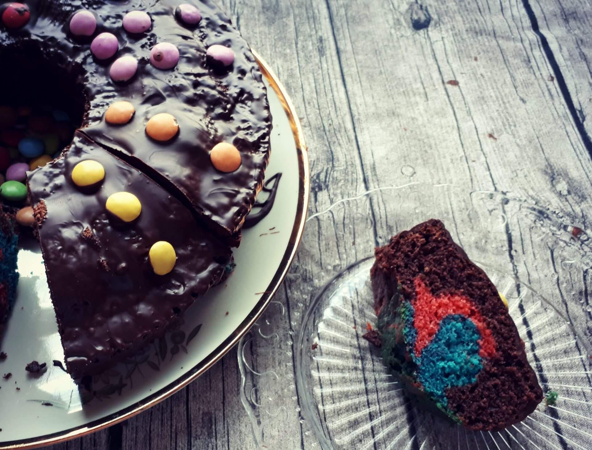 Bunter Marmorkuchen für große und kleine Kinder