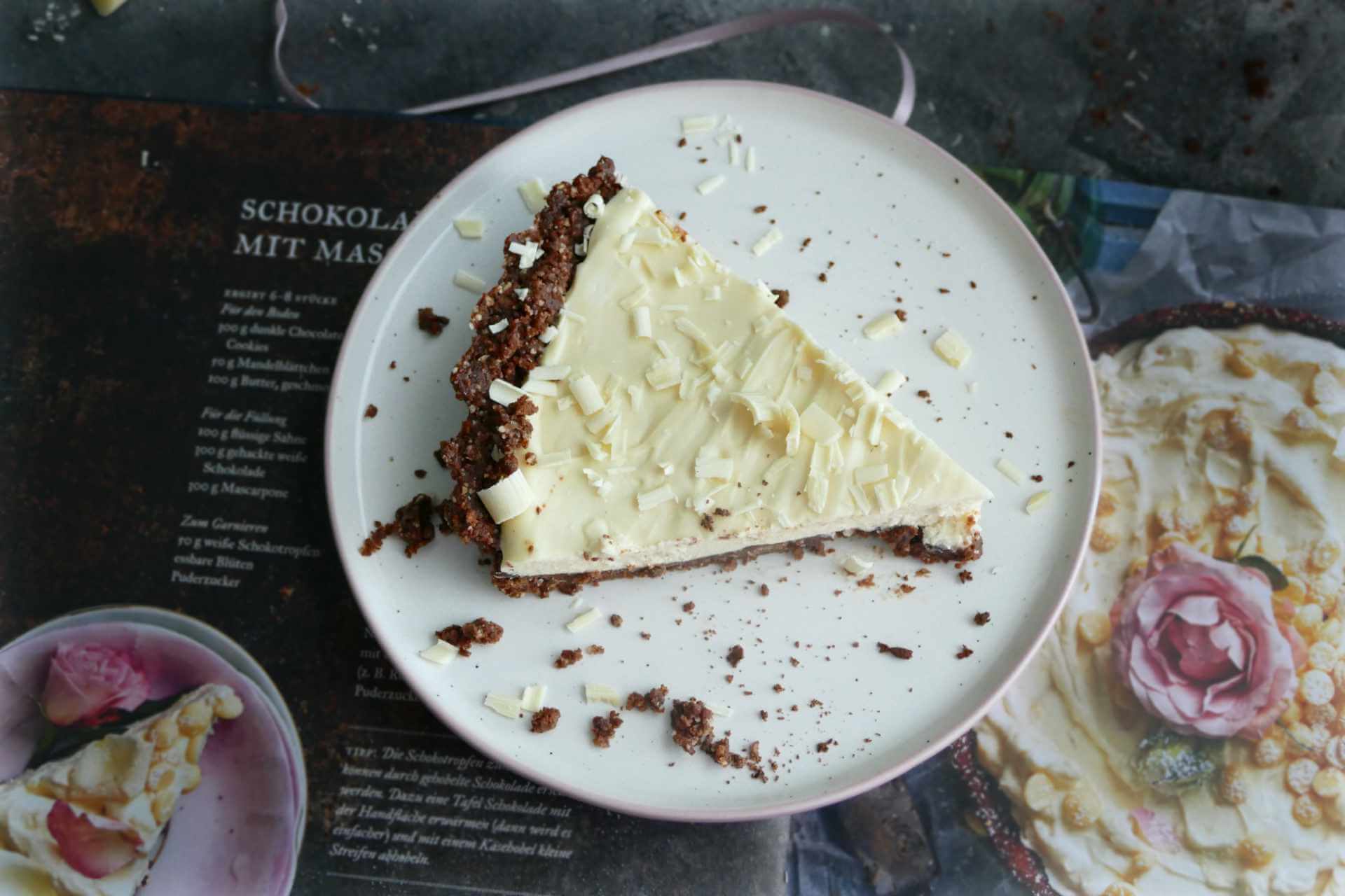 Weiße Schokoladentarte mit Mascarpone-Füllung und Cookie-Boden